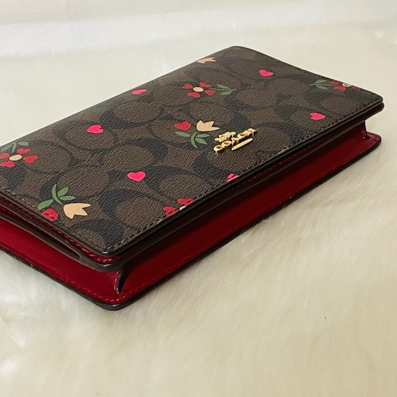 NWT Coach Anna Foldover Clutch Crossbody in Signature Canvas with heart print - Picture 6 of 13